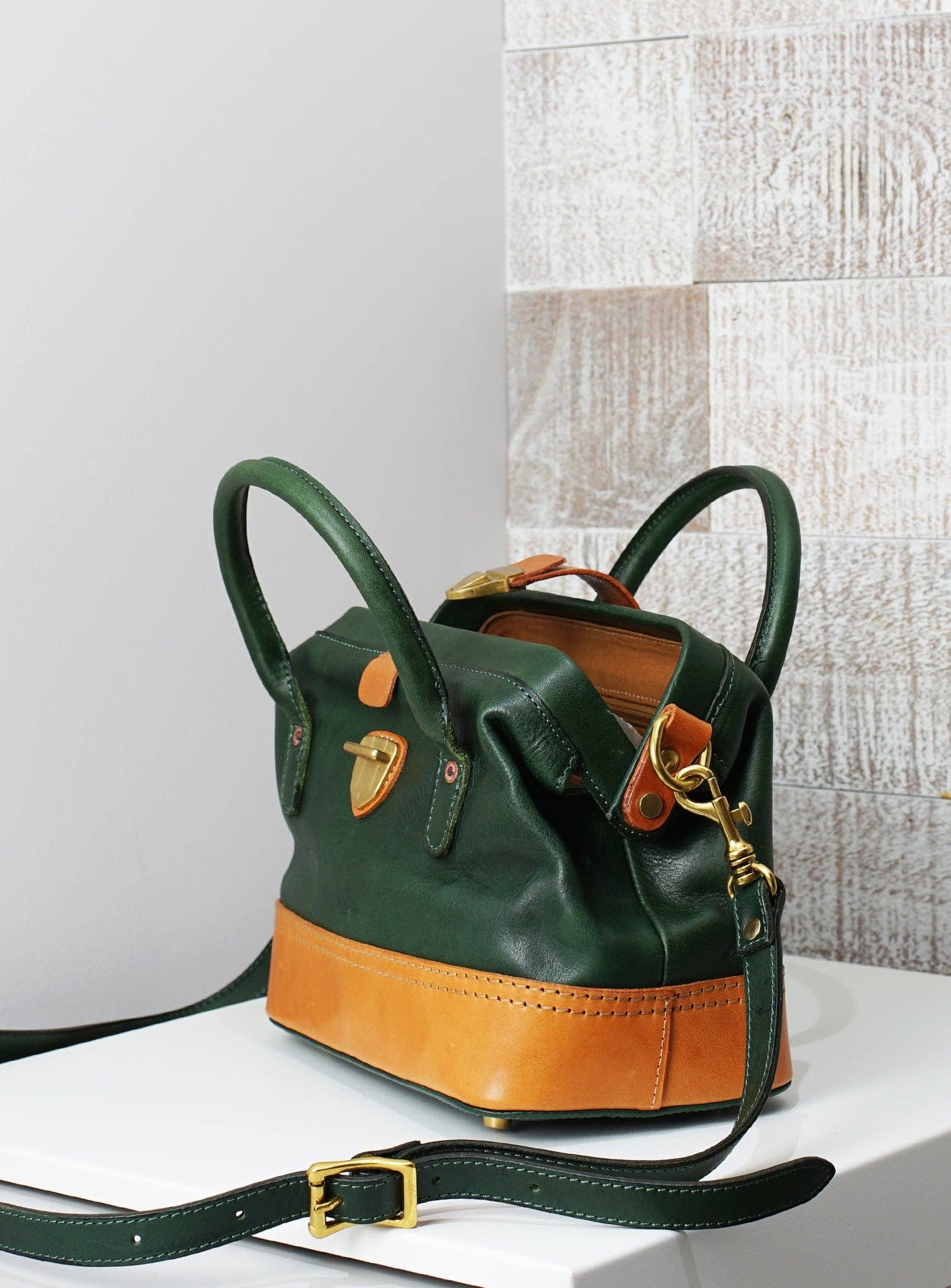 Wonder XL Vintage Top-handle Satchel - Hunter Green