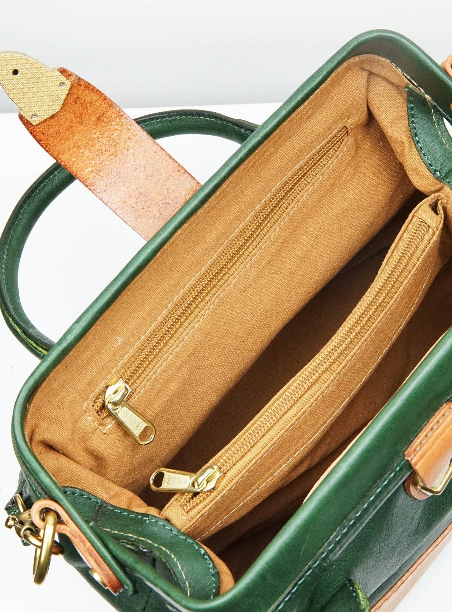 Wonder XL Vintage Top-handle Satchel - Hunter Green